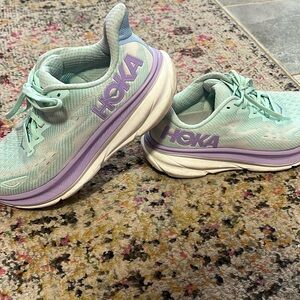 Hoka Clifton 9s